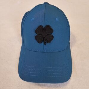 Black Clover Live Lucky Mens S/M Fitted Stretch Performance Hat Cap Golf Teal